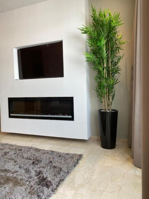 Apartment De Luxe ,piscine,parking,terrasse *